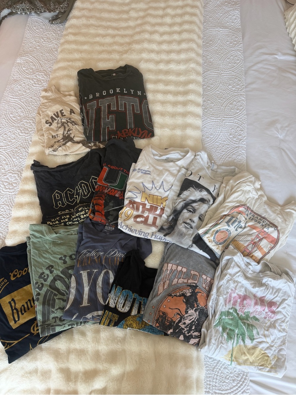 GRAPHIC TEE BUNDLE